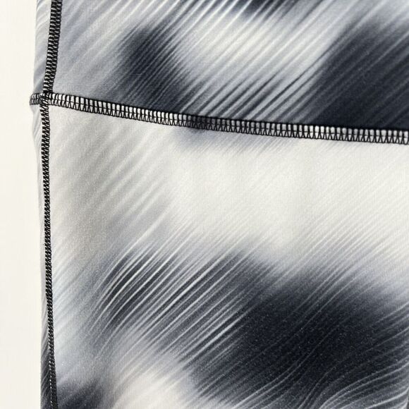 Athleta Chaturanga Womens Active High Rise Tight Leggings Alpine Pattern Size M - Picture 2 of 5